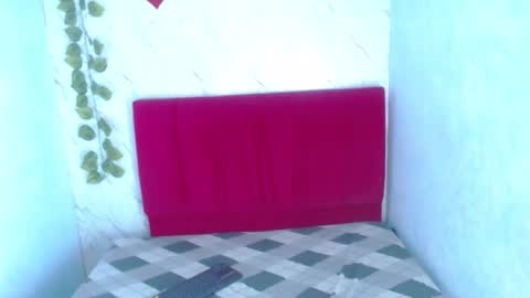 avrilruizcm online show from November 23, 2025, 3:28 am