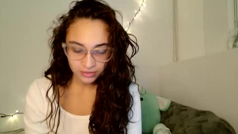 Avaia online show from January 10, 2026, 12:34 am