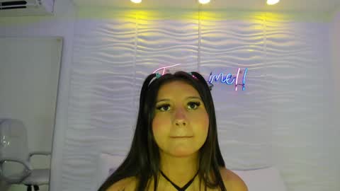 Avy  online show from December 12, 2024, 11:40 am