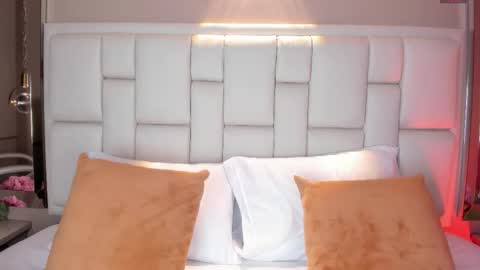 Avy  online show from December 15, 2025, 11:36 am