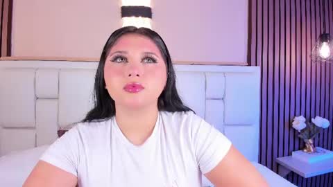 Snapshot of avymilton chatting on June 26, 2026, 11:36 am Avy online show from June 26, 2026, 11:36 am