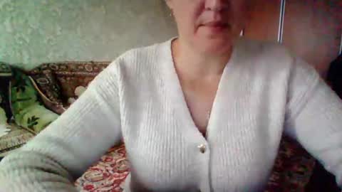 awesomeladyy online show from October 2, 2025, 12:01 pm