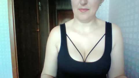 Snapshot of awesomeladyy chatting on May 5, 2026, 8:11 am awesomeladyy online show from May 5, 2026, 8:11 am