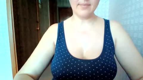Snapshot of awesomeladyy chatting on May 16, 2026, 1:43 pm awesomeladyy online show from May 16, 2026, 1:43 pm