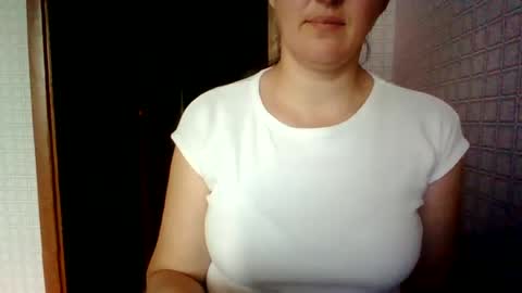 awesomeladyy online show from July 4, 2026, 7:36 am