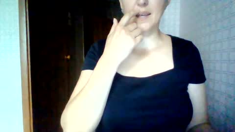 awesomeladyy online show from July 21, 2026, 6:49 am