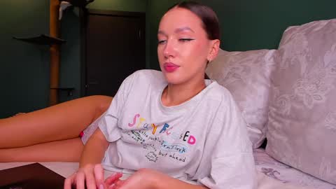 Awgustina online show from January 24, 2025, 12:41 pm