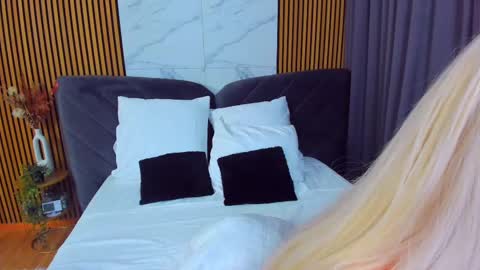 Ella online show from February 10, 2025, 5:03 am