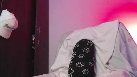 Independiente Model online show from October 23, 2025, 9:24 pm