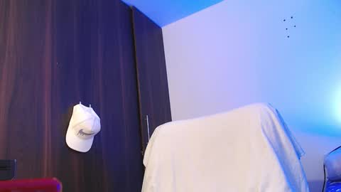 Independiente Model online show from November 8, 2025, 12:16 pm