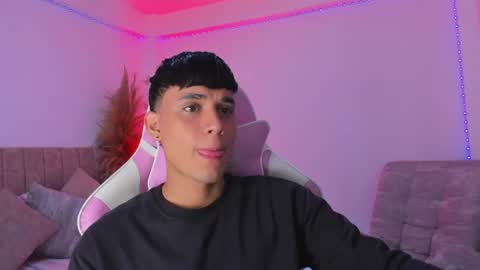 Snapshot of axel_cody_ chatting on June 17, 2026, 9:01 am AXEL online show from June 17, 2026, 9:01 am
