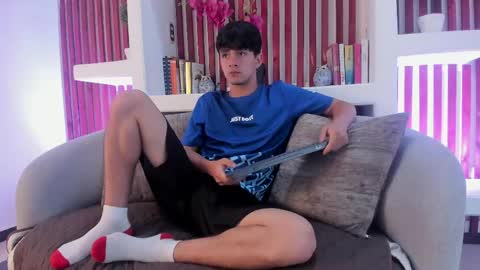 Snapshot of axel_draven chatting on April 29, 2026, 12:20 pm axel_draven online show from April 29, 2026, 12:20 pm