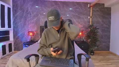 axel_draven online show from June 24, 2026, 12:37 pm