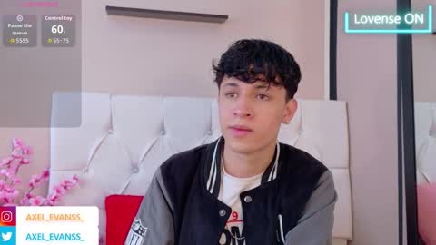 Axel Evanss online show from October 2, 2025, 1:07 pm