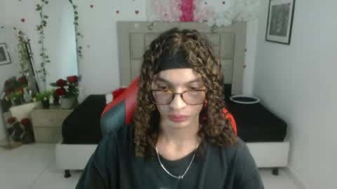 Snapshot of axel_fox7 chatting on June 8, 2026, 1:09 am Axel online show from June 8, 2026, 1:09 am
