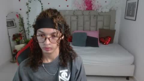 Snapshot of axel_fox7 chatting on June 14, 2026, 1:25 am Axel online show from June 14, 2026, 1:25 am