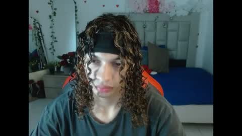 Snapshot of axel_fox7 chatting on June 19, 2026, 12:59 am Axel online show from June 19, 2026, 12:59 am