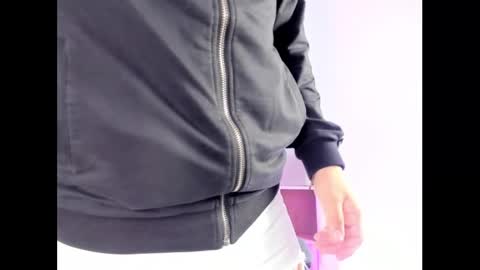 axel_grey_ online show from January 13, 2026, 12:10 pm