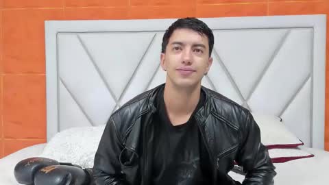 axel_hendrick online show from February 5, 2026, 12:43 pm