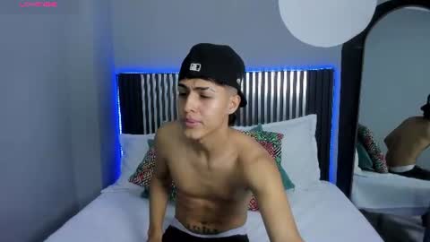Snapshot of axel_mendoza_ chatting on June 25, 2026, 8:02 pm A X E L online show from June 25, 2026, 8:02 pm