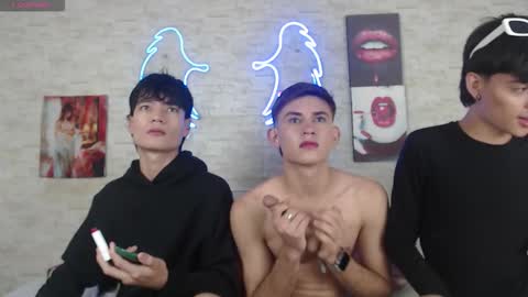 axel_milo_and_kairo online show from November 15, 2025, 8:38 pm