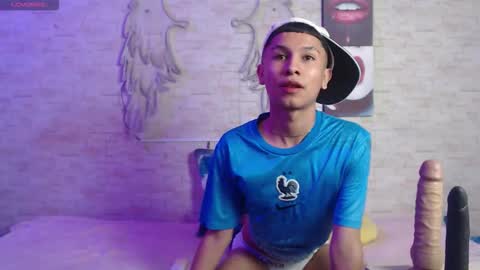 axel_milo_and_kairo online show from February 3, 2026, 5:29 pm