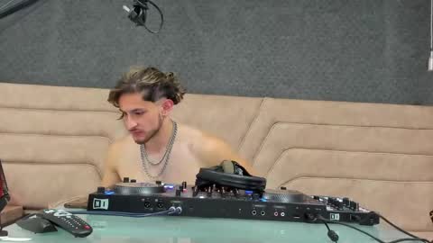 Snapshot of axel_porn_ chatting on May 27, 2026, 12:51 am Axel online show from May 27, 2026, 12:51 am