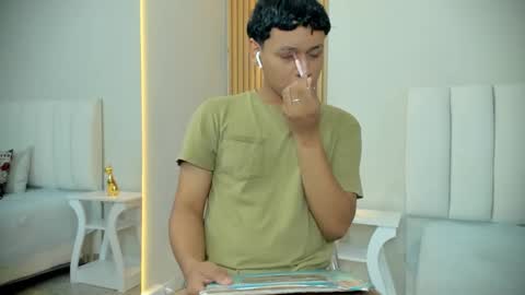 Alex online show from December 3, 2025, 2:41 am