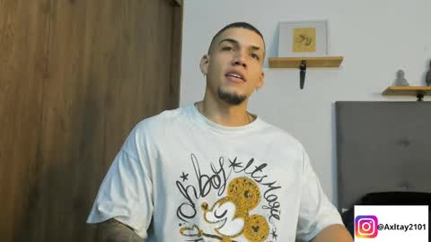 INDEPENDENT MODEL  online show from April 24, 2026, 12:57 am