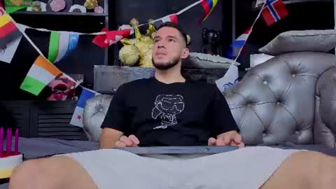Axel  online show from June 24, 2026, 9:36 pm