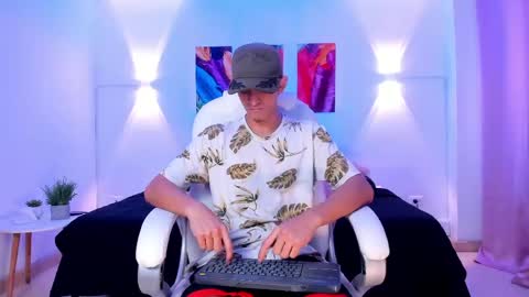Axel online show from June 4, 2026, 6:58 pm