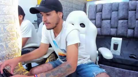 Axell Cross2 online show from February 12, 2025, 10:48 pm