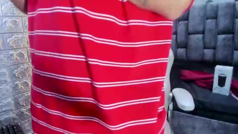 Axell Cross2 online show from February 13, 2025, 8:03 pm