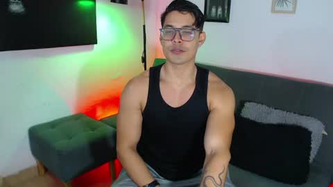 Snapshot of axell_dior chatting on June 19, 2026, 2:27 am axell online show from June 19, 2026, 2:27 am