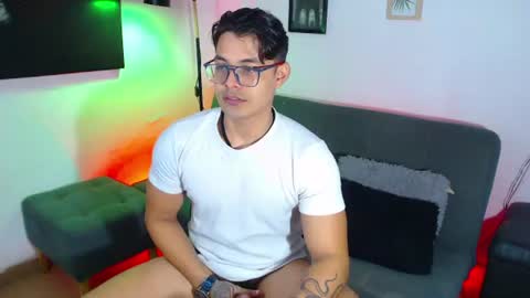 Snapshot of axell_dior chatting on June 20, 2026, 2:09 pm axell online show from June 20, 2026, 2:09 pm