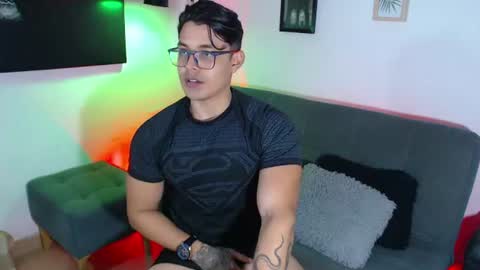 Snapshot of axell_dior chatting on July 6, 2026, 7:38 pm axell online show from July 6, 2026, 7:38 pm