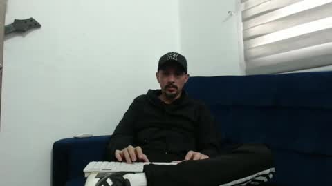 Snapshot of axell_rosee chatting on February 16, 2026, 7:10 pm Axel Rose online show from February 16, 2026, 7:10 pm