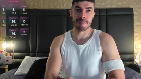 Axel Thompsom online show from November 5, 2025, 11:43 am