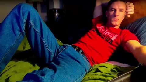 Snapshot of axl_fx chatting on February 1, 2025, 2:45 pm Axl online show from February 1, 2025, 2:45 pm