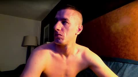 Snapshot of axl_fx chatting on February 5, 2025, 6:02 am Axl online show from February 5, 2025, 6:02 am