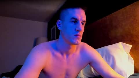 Snapshot of axl_fx chatting on February 14, 2025, 2:28 am Axl online show from February 14, 2025, 2:28 am