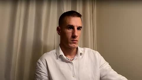 Snapshot of axl_fx chatting on September 15, 2025, 5:46 pm Axl online show from September 15, 2025, 5:46 pm