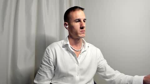 Snapshot of axl_fx chatting on September 16, 2025, 11:50 pm Axl online show from September 16, 2025, 11:50 pm