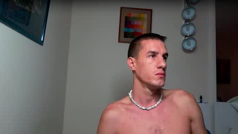 Snapshot of axl_fx chatting on October 4, 2025, 3:26 am Axl online show from October 4, 2025, 3:26 am