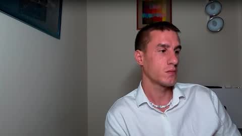 Snapshot of axl_fx chatting on October 5, 2025, 5:00 pm Axl online show from October 5, 2025, 5:00 pm