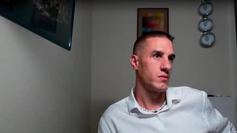 Snapshot of axl_fx chatting on October 7, 2025, 6:16 pm Axl online show from October 7, 2025, 6:16 pm