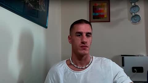 Snapshot of axl_fx chatting on October 9, 2025, 8:12 am Axl online show from October 9, 2025, 8:12 am