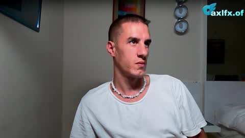 Snapshot of axl_fx chatting on October 12, 2025, 4:28 pm Axl online show from October 12, 2025, 4:28 pm