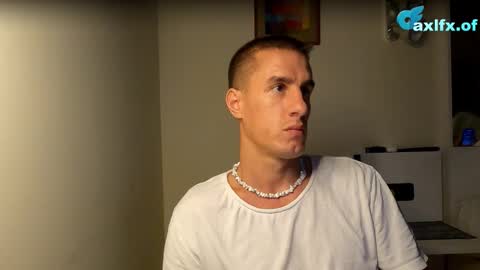 Snapshot of axl_fx chatting on October 19, 2025, 7:25 pm Axl online show from October 19, 2025, 7:25 pm