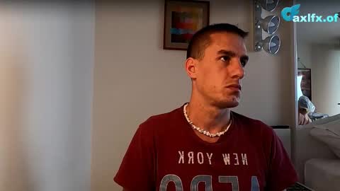 Snapshot of axl_fx chatting on October 20, 2025, 9:21 am Axl online show from October 20, 2025, 9:21 am